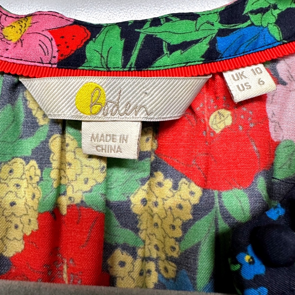 Boden Anna Blouson Sleeve Blouse Navy Blue Floral Silk Blend Button US 6 UK 10 - Picture 3 of 6